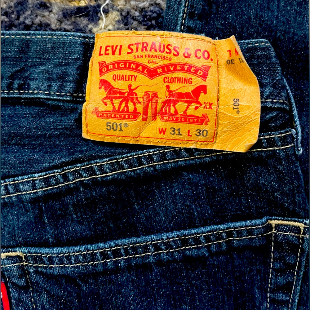 Women’s 501 Levis.  Great cond. Sz 31w 30l. I’m a Sz 8. Button fly